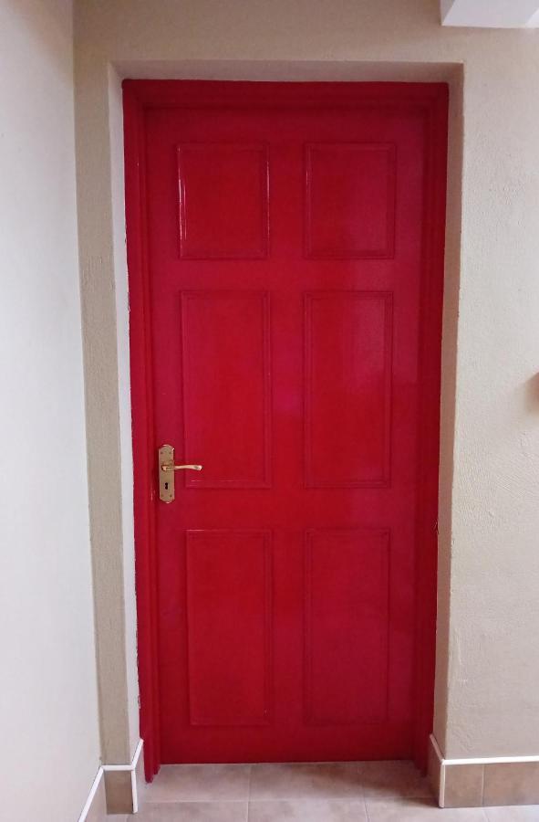 The Red Door Townhouse Apartment Ardara Exterior foto